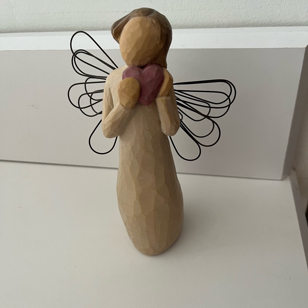 Willow tree angel of heart figurine